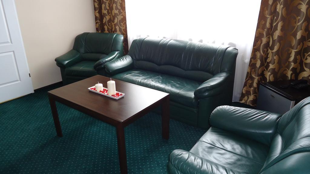 Baron Hotel Ciechanów Cameră foto