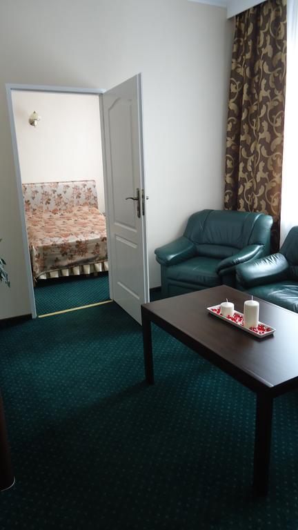 Baron Hotel Ciechanów Cameră foto
