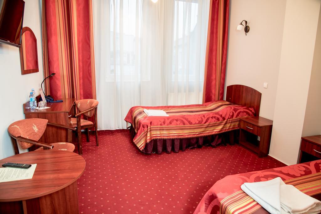 Baron Hotel Ciechanów Exterior foto